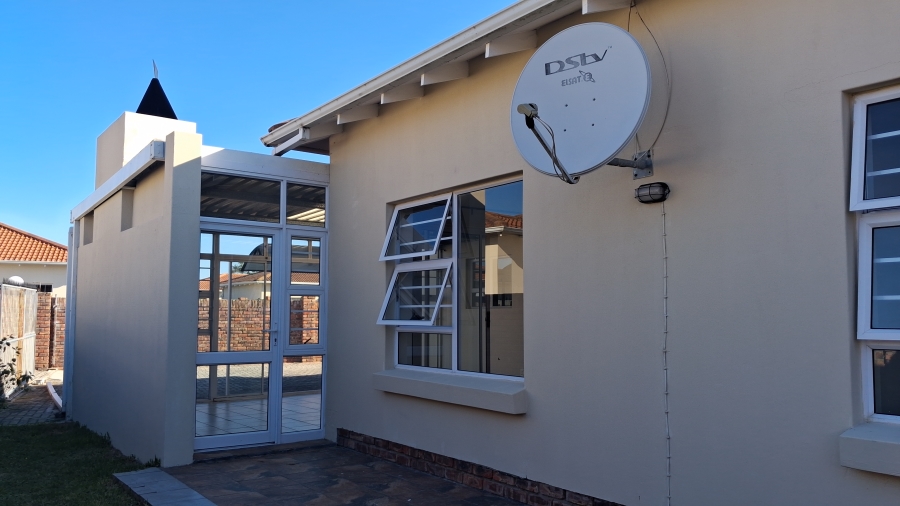 2 Bedroom Property for Sale in Rowallan Park Eastern Cape